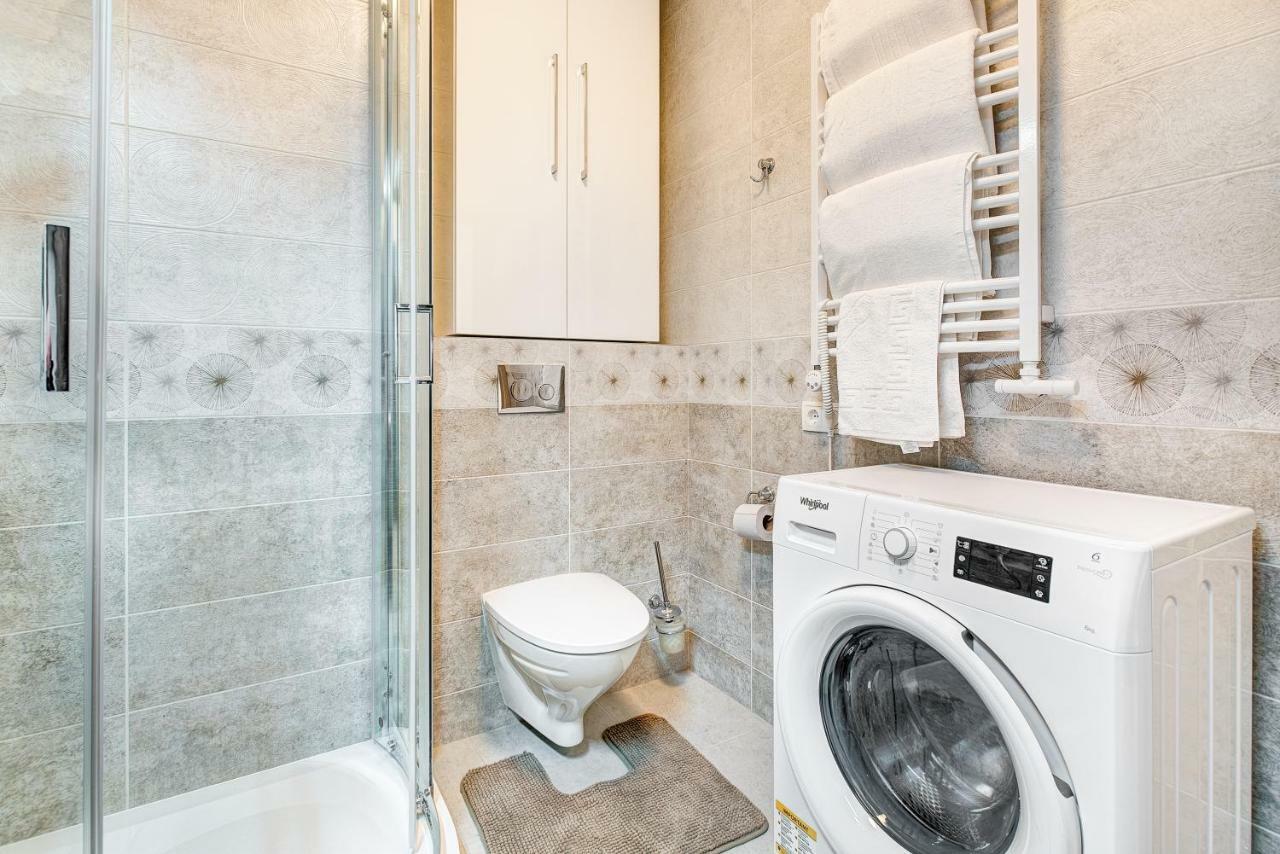 Happy Inn Studio Historic Center, Self Check-In, Ac, Parking In The Undergrnd Garage, Вильнюс Экстерьер фото
